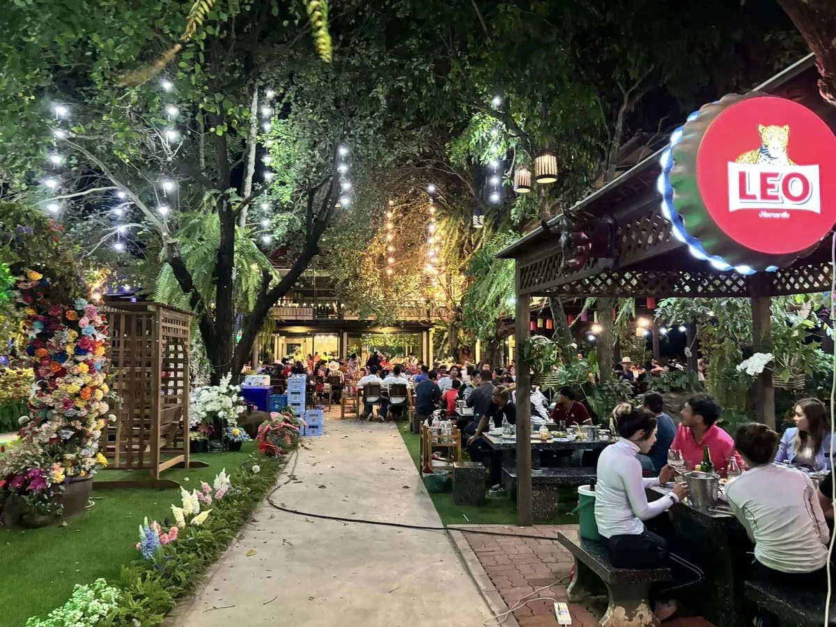 ร้านครัวจิตรา การ์เด้นเฮ้าส์ พื้นที่นั่งกลางแจ้ง