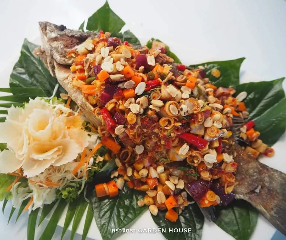 อาหารยอดนิยม คลอง 5 ที่ร้าน ครัวจิตรา Garden House